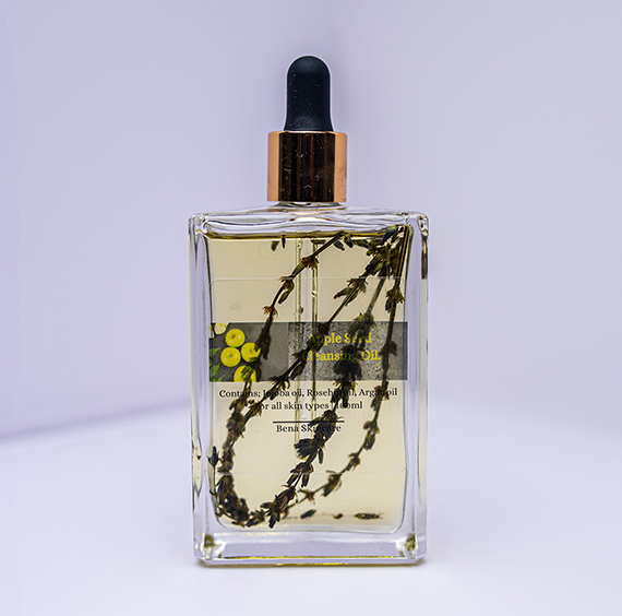 Apple seed cleansing oil